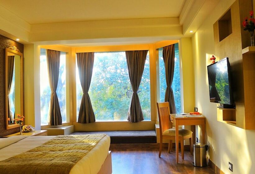 デラックスルーム, Dee Marks Hotel & Resorts