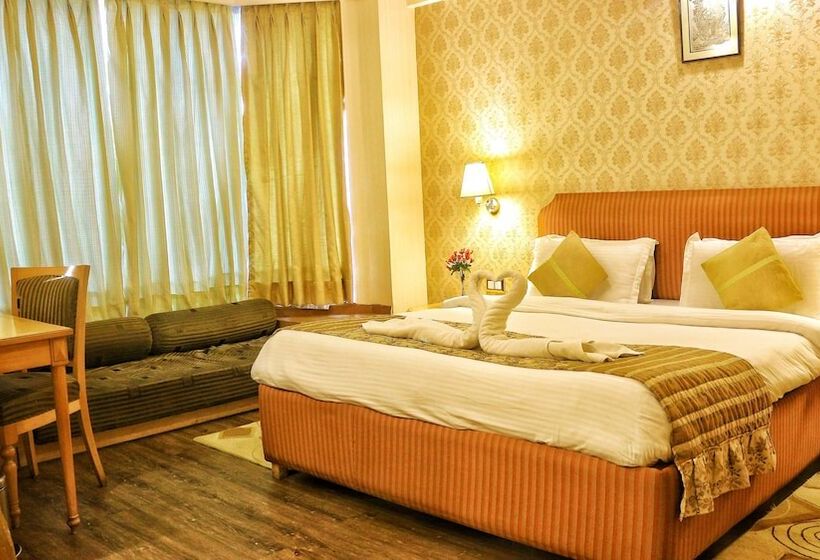 디럭스 룸, Dee Marks Hotel & Resorts