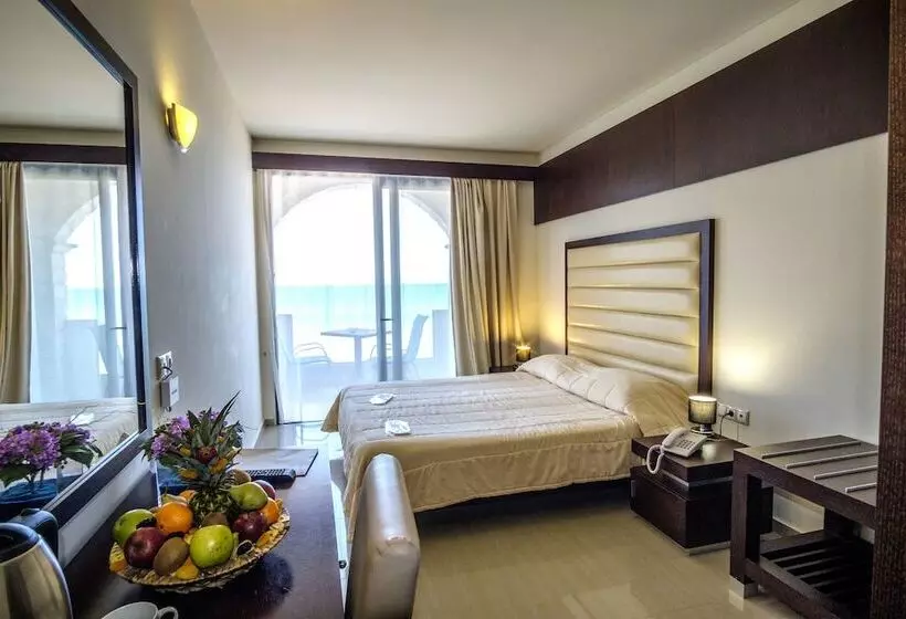 اتاق اساندارد با چشم‌انداز جانبی به دریا, Galini Sea View