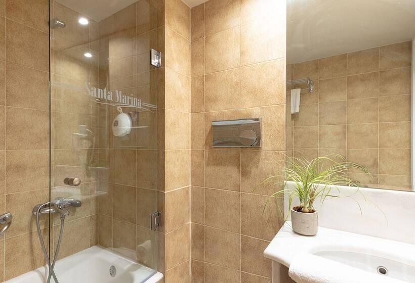 패밀리 룸, Giannoulis – Santa Marina Beach