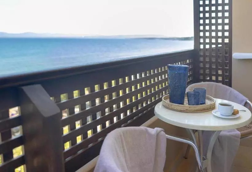 オーシャンビュースタンダードルーム, Giannoulis – Santa Marina Beach