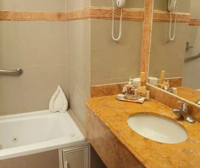 اتاق لوکس با تخت بزرگ, Gran Real Yucatan