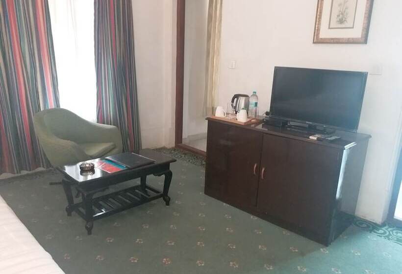 Номер Deluxe, Jayamahal Palace