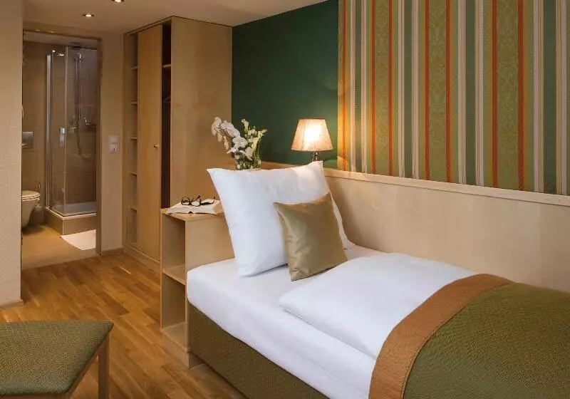 اتاق استاندارد با چشم‌انداز شهر, Park Inn By Radisson Manchester City Centre