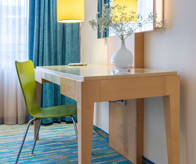带观景的高级间, Radisson Blu Hotel, Hamburg Airport