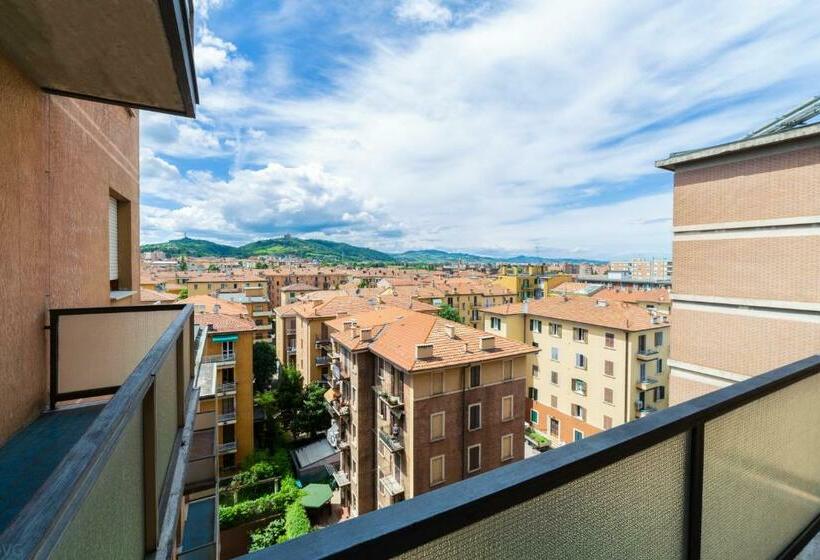 سوییت جونیور, Suite Hotel Elite