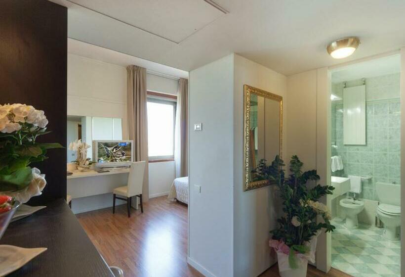 سوییت جونیور, Suite Hotel Elite