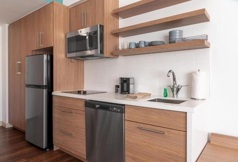 إستوديو قياسى سرير كينج, Element Dallas Richardson