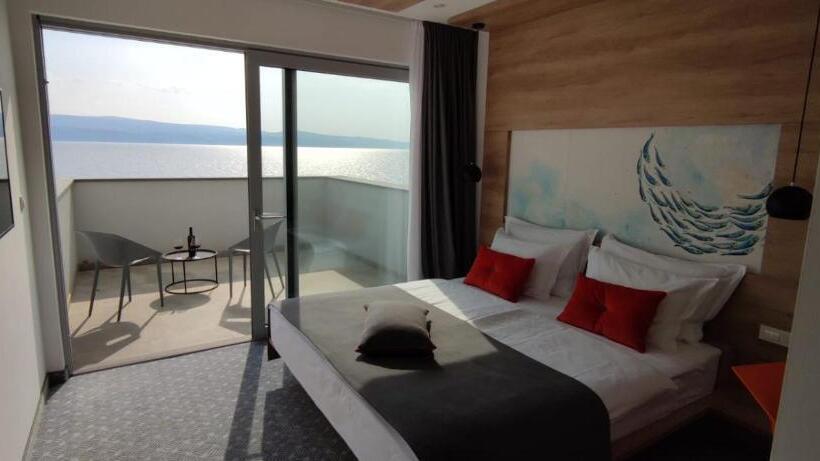 Номер Стандарт, Saint Hildegard