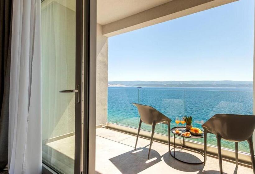 Номер Superior, Saint Hildegard