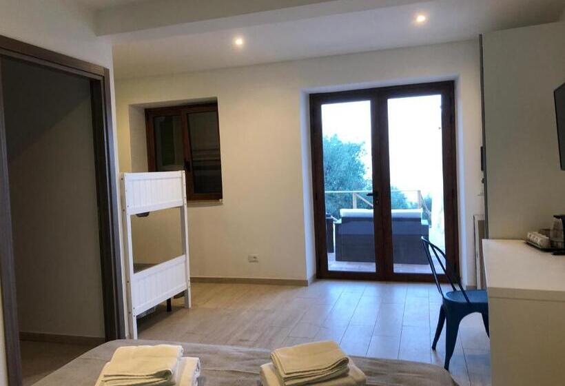 スタンダード４人部屋, Mammacristina