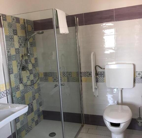 スタンダード４人部屋, Mammacristina