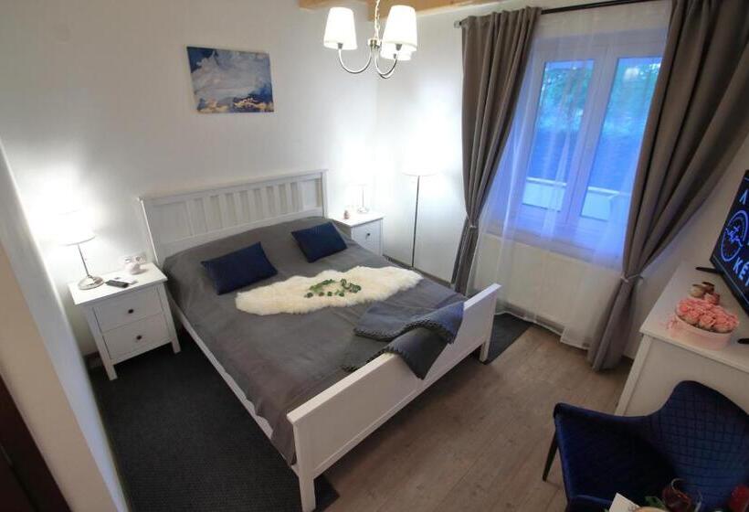 Номер Стандарт, A Tornácos Panzió