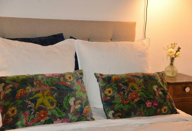 家庭间, Le Clos De Miribel