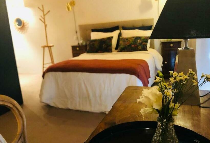 家庭间, Le Clos De Miribel