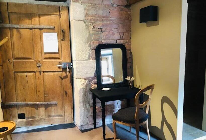 标准三人间, Le Clos De Miribel