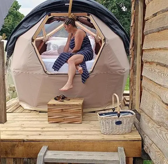 Standard Tent, Nuit Insolite Lovelit Val André
