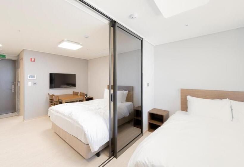 Номер Deluxe, Donghae Oceancity Residence