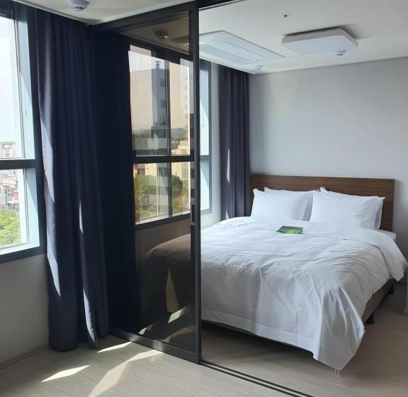 Номер Deluxe Вид на Город, Donghae Oceancity Residence