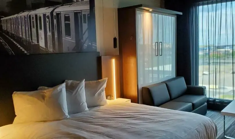 キングサイズベッドのスーペリアルーム, Grand Times Hotel Laval Centropolis