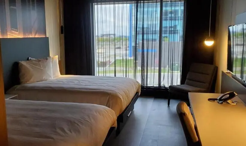 デラックスルーム, Grand Times Hotel Laval Centropolis