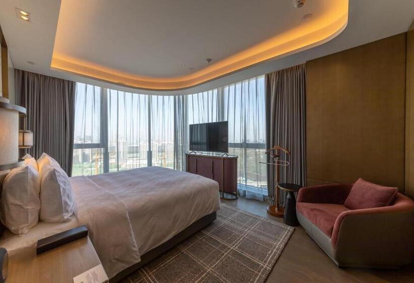 Club Room King Bed, Hualuxe Xi An Chanba, An Ihg