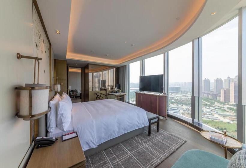 Büyük Çift Kişilik Yataklı Süit, Hualuxe Xi An Chanba, An Ihg