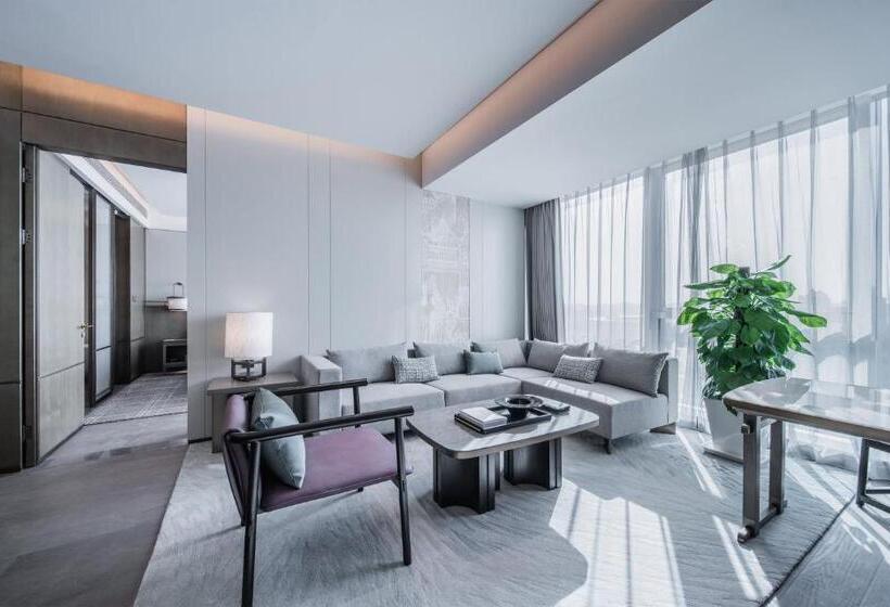 Люкс Кровать Кинг, Hualuxe Xi An Chanba, An Ihg