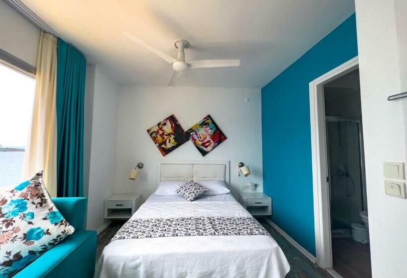 غرفة قياسية سرير كينج, Larimar Hotel Cesme