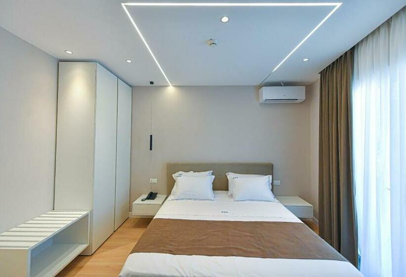 חדר דלוקס, Orik