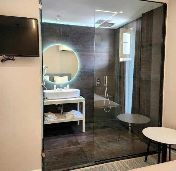 חדר דלוקס, Orik