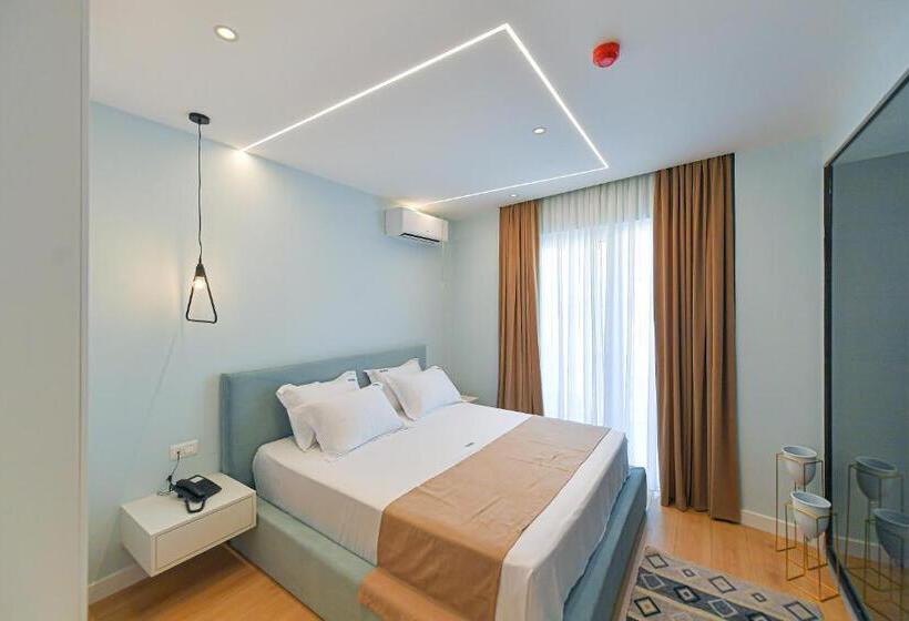 חדר דלוקס, Orik