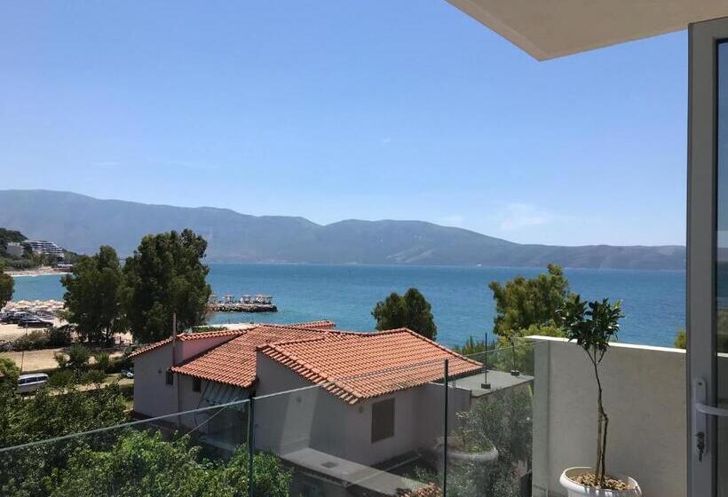 חדר דלוקס לשלושה עם נו לים, Orik