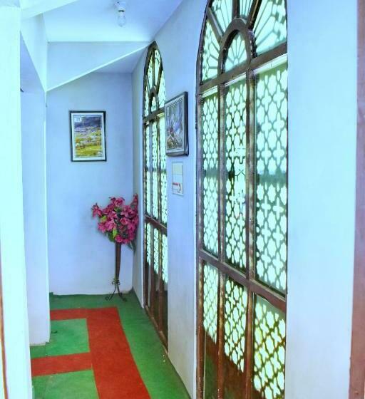 اتاق استاندارد با تخت بزرگ, Skardu Lodge