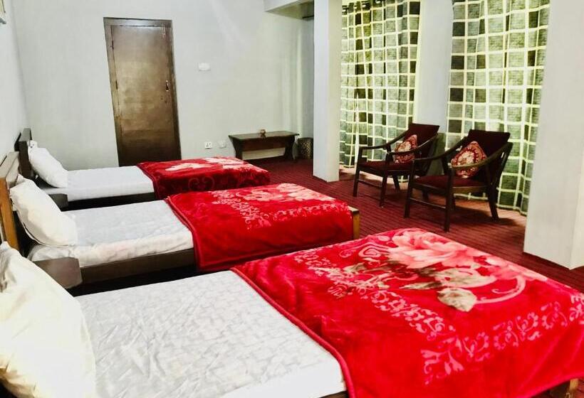 اتاق استاندارد چهار تخته, Skardu Lodge