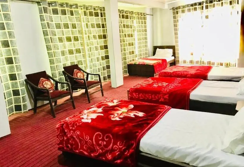 اتاق استاندارد چهار تخته, Skardu Lodge