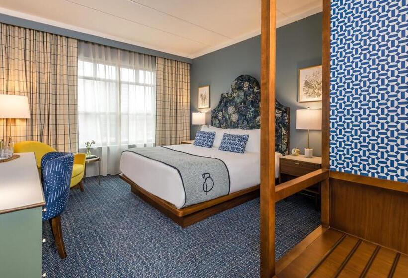 اتاق لوکس یک تخته, The Bradley