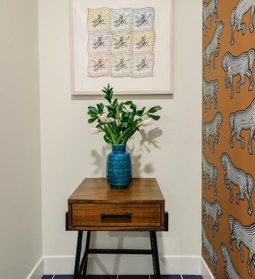 سوئیت با تخت بزرگ, The Bradley