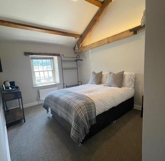 غرفة قياسية, The Tavern At Hale