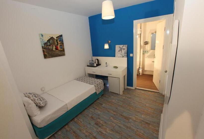 Triple Room Sea View, Larimar Hotel Cesme