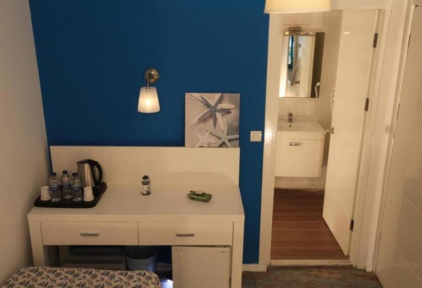 Triple Room Sea View, Larimar Hotel Cesme