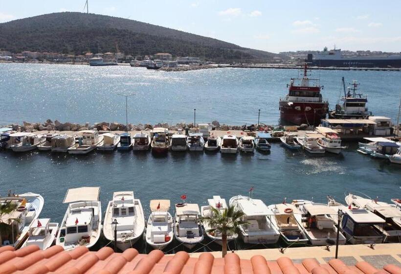 غرفة قياسية مطلّة علي البحر مزوَّدة بشُرفة, Larimar Hotel Cesme