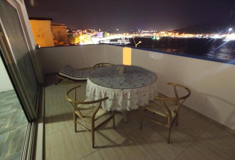オーシャンビュースタンダードルームバルコニー付き, Larimar Hotel Cesme