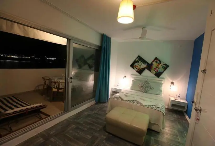 オーシャンビュースタンダードルームバルコニー付き, Larimar Hotel Cesme