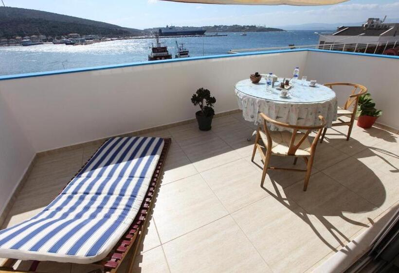 غرفة قياسية مطلّة علي البحر مزوَّدة بشُرفة, Larimar Hotel Cesme