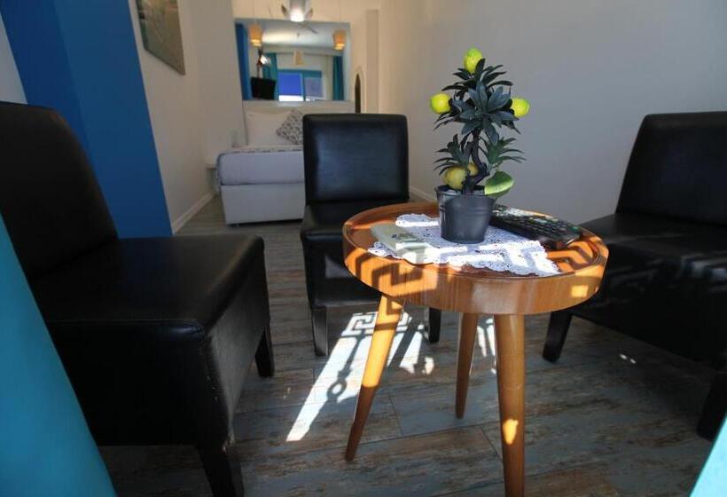 Triple Room Sea View, Larimar Hotel Cesme