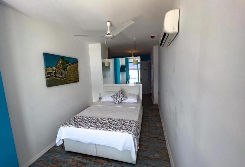 Triple Room Sea View, Larimar Hotel Cesme