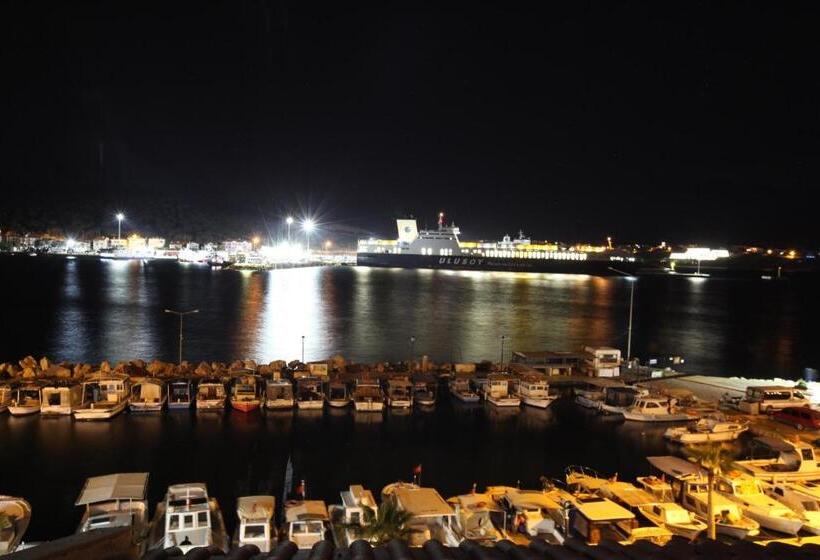 غرفة قياسية مطلّة علي البحر مزوَّدة بشُرفة, Larimar Hotel Cesme