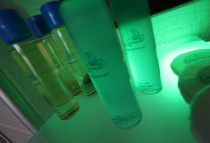 غرفة قياسية مطلّة علي البحر مزوَّدة بشُرفة, Larimar Hotel Cesme