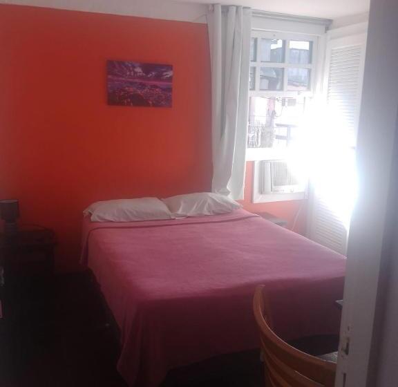 Standard Værelse, Tao